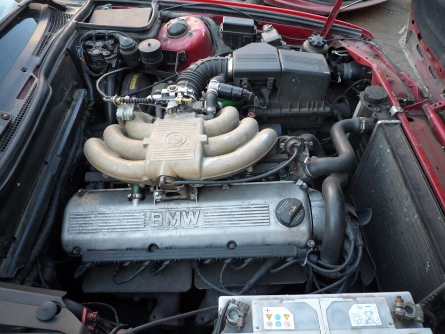 BMW M20B25-moottori