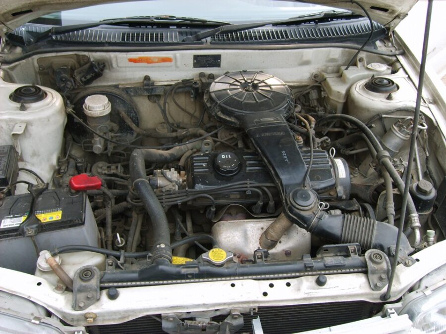 Mitsubishi 4G13 1.3 l moottori