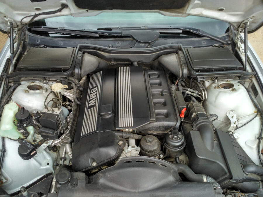 BMW M52B28 / M52TUB28 moottori