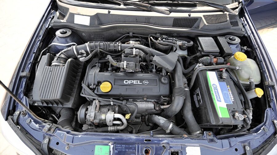 Opel Y17DT 1.7 moottori