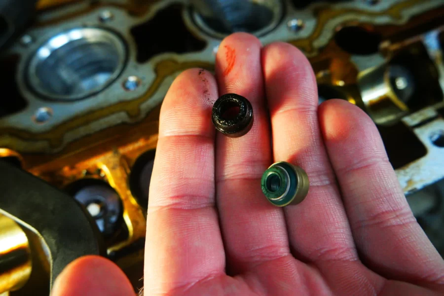 Mitä varten venttiilien öljykorkit ovat