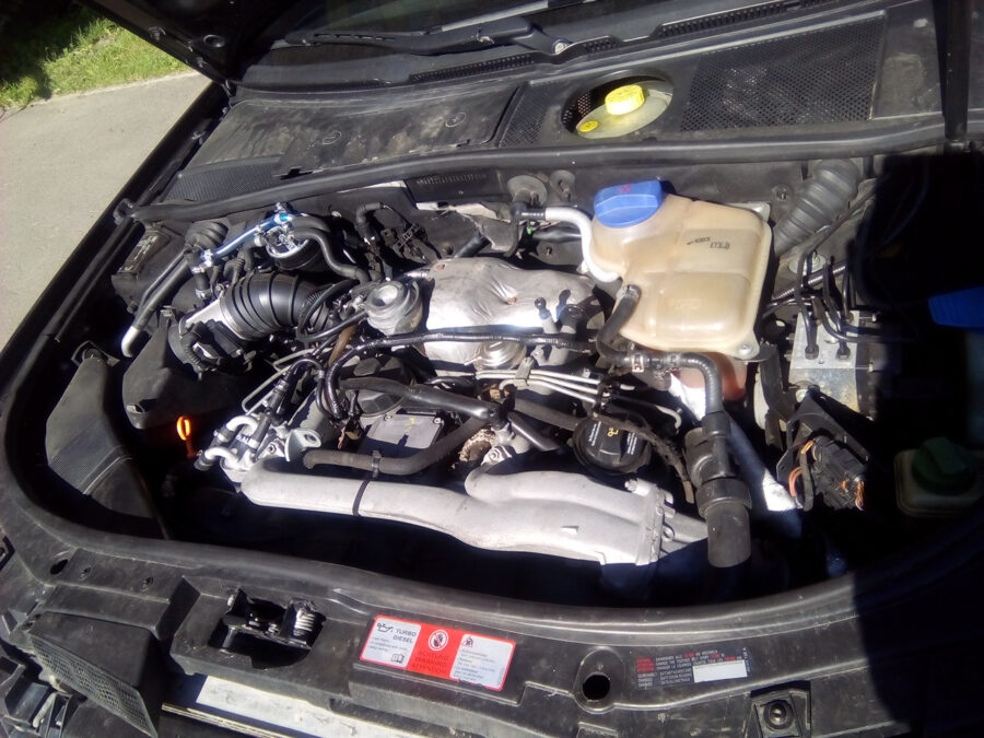 Audi EA330 2.5 TDI -dieselmoottorit (AFB, AKE, AKN, AYM)