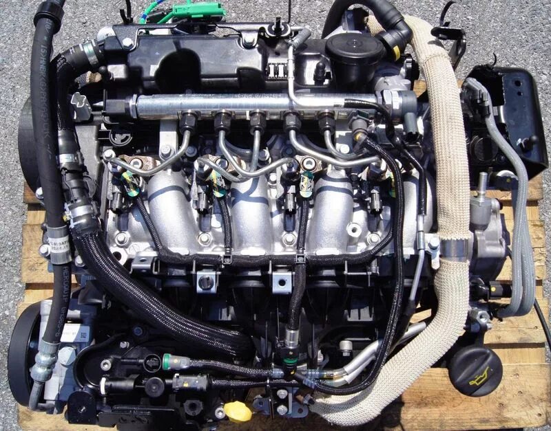 Citroen/Peugeot DW12BTED4 2.2 HDi 170 -moottori