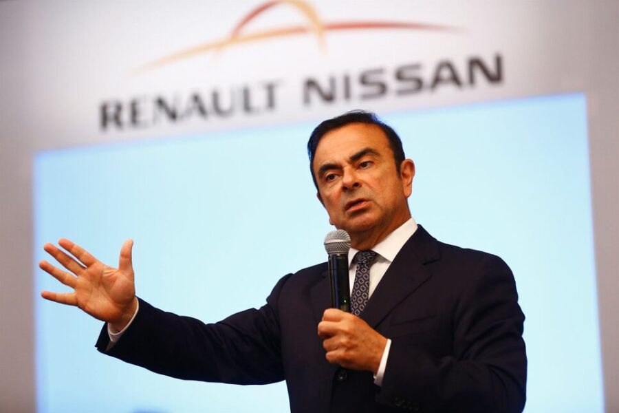 Nissanin alamäen tarina: Carlos Ghosnin pidätyksestä Hondan kanssa epäonnistuneeseen fuusioon asti