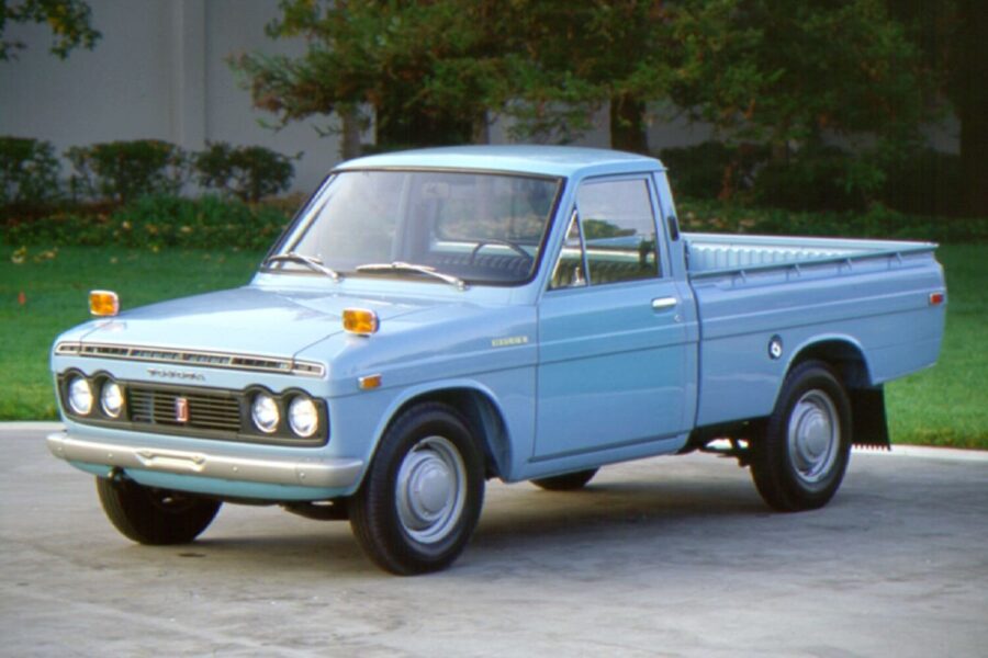 Legendaarisen Toyota Hilux -lava-auton historiaa