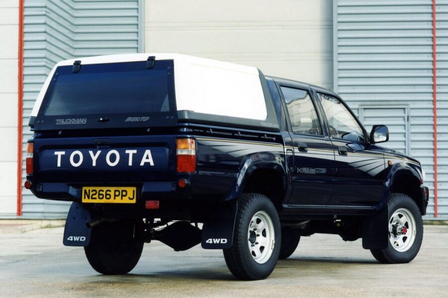 Legendaarisen Toyota Hilux -lava-auton historiaa
