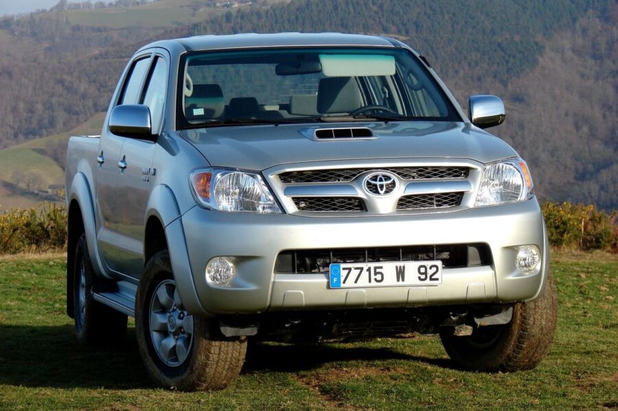 Legendaarisen Toyota Hilux -lava-auton historiaa
