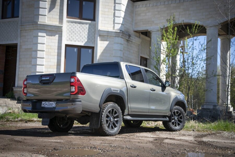 Legendaarisen Toyota Hilux -lava-auton historiaa