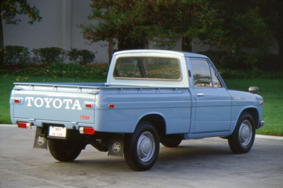 Legendaarisen Toyota Hilux -lava-auton historiaa