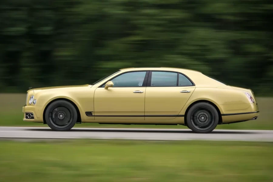 Bentley Mulsanne — 6,752 litran V8, 2 turboahtinta, bensiini