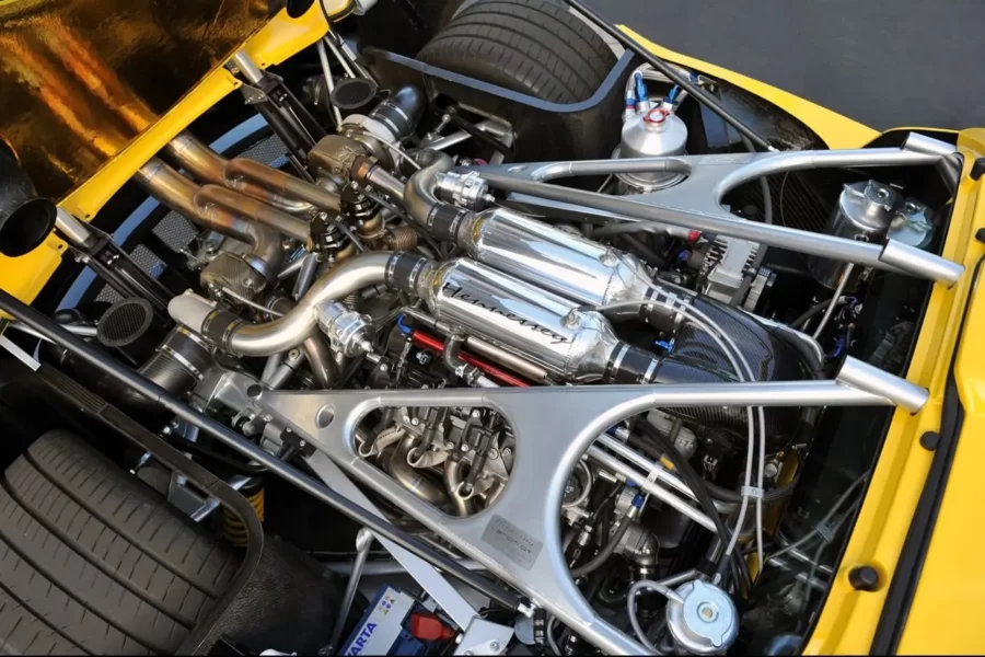 Hennessey Venom GT — 7 000 l V8 (GM), 2 turboahdinta, bensiini