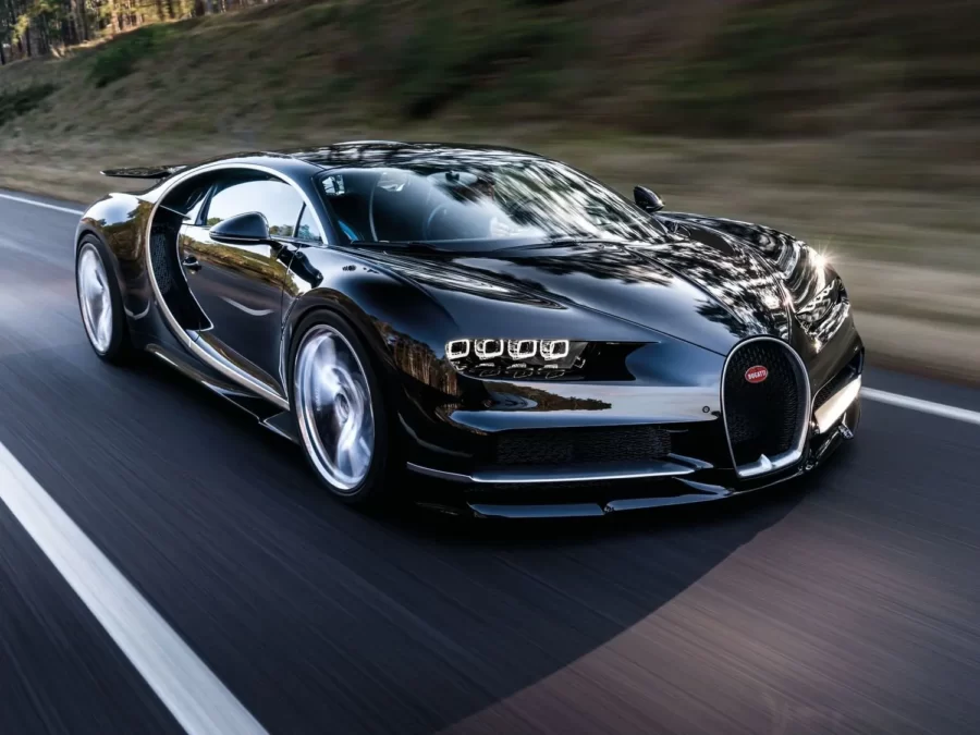 Bugatti Chiron — 7,993 L W16, 4 turboahtinta, bensiini