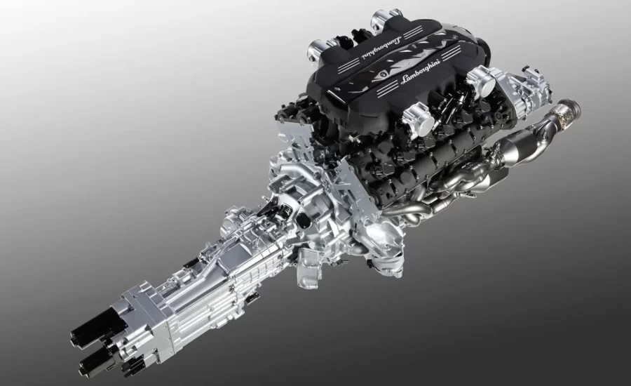 Lamborghini Aventador — 6,498 l V12, vapaasti hengittävä, bensiini