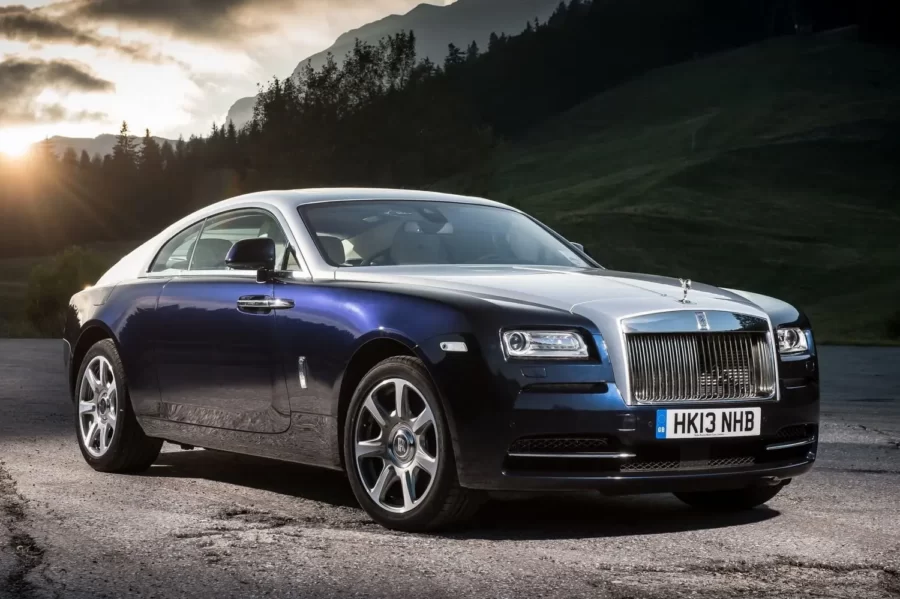 Rolls-Royce Wraith/Dawn/Ghost ja BMW M760Li xDrive — 6,592 L V12 (BMW), 2 turbiinia, bensiini